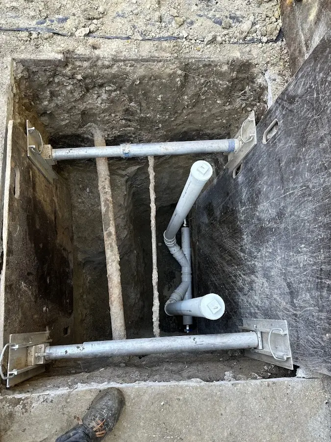 Experienced plumber completing Drain Cleaning work in Buckeye